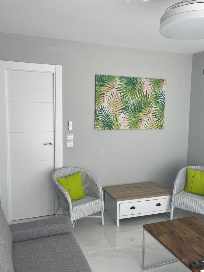 Seafront Recently Renovated Apartments Benalmádena Kültér fotó